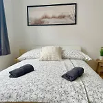 Modern Stylish Studio With Free Parking