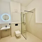 Modern Stylish Studio With Free Parking