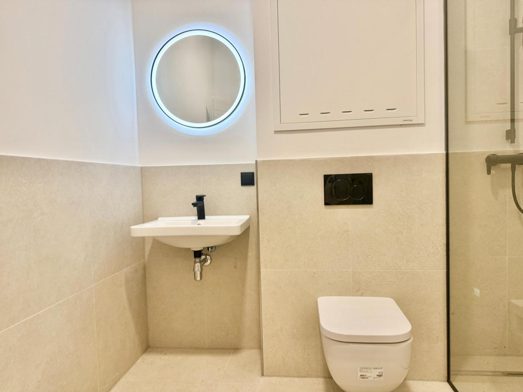 Modern Stylish Studio With Free Parking *